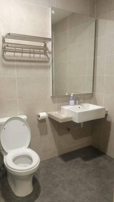Bali Residence By Beca Inn , Musliim Only Malacca Bagian luar foto